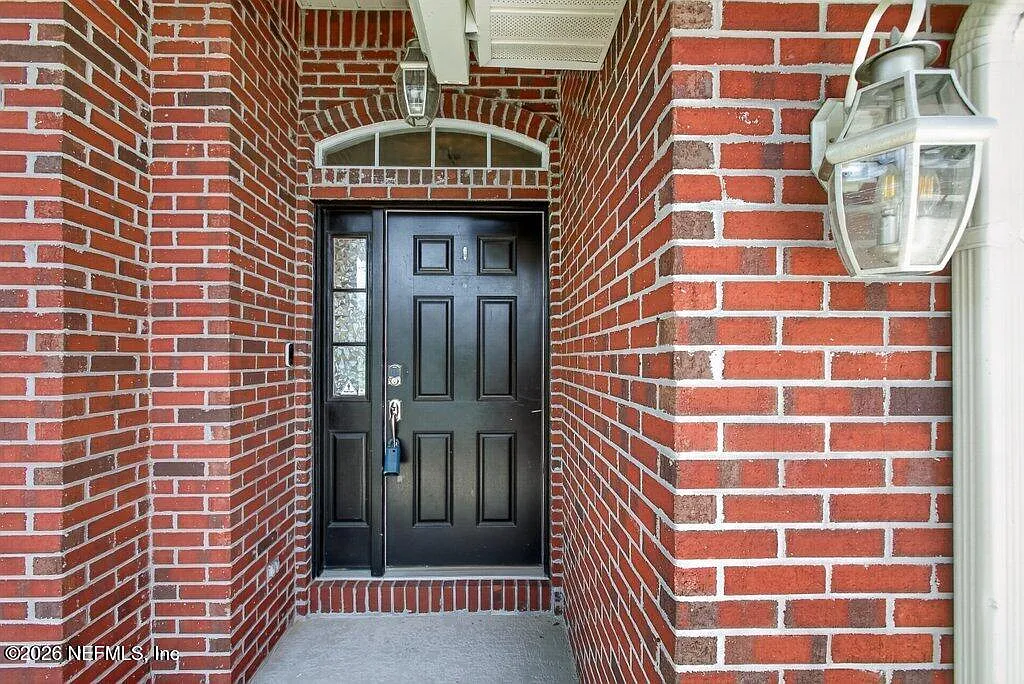4 bed, 3.0 bath, 2285 sqft, $2,700 — Photo 3