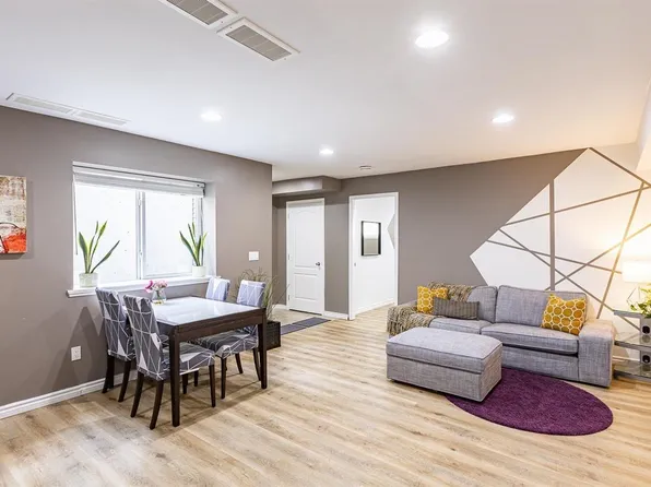 6878 198b St, Langley, BC V2Y 3B8