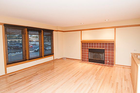 3rd image of 425 S Oak Park Ave APT A
