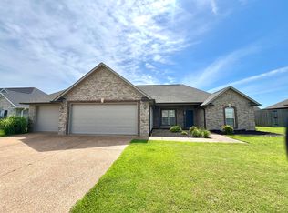 316 Strawberry Ridge Dr, Medina, TN 38355