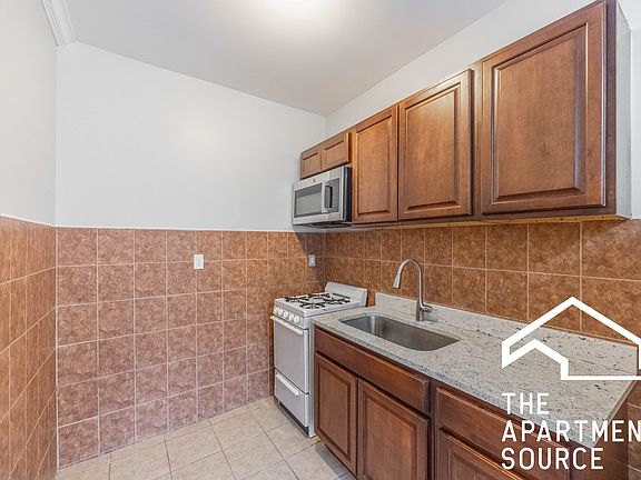 4th image of 2712 N Milwaukee Ave APT 217