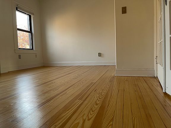 4th image of 153 Mercer St #3