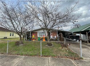 118 6th St, Dunbar, WV 25064