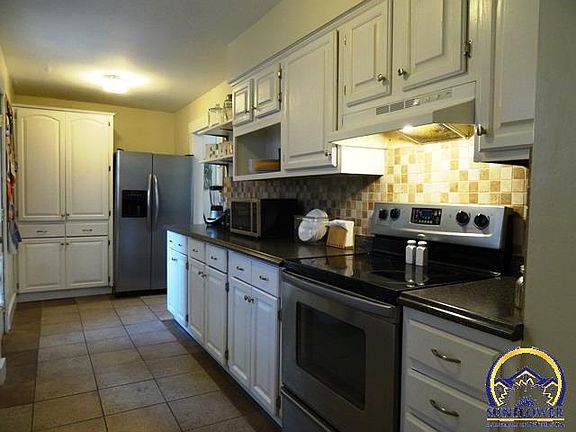 4th image of 1521 SW Plass Ave