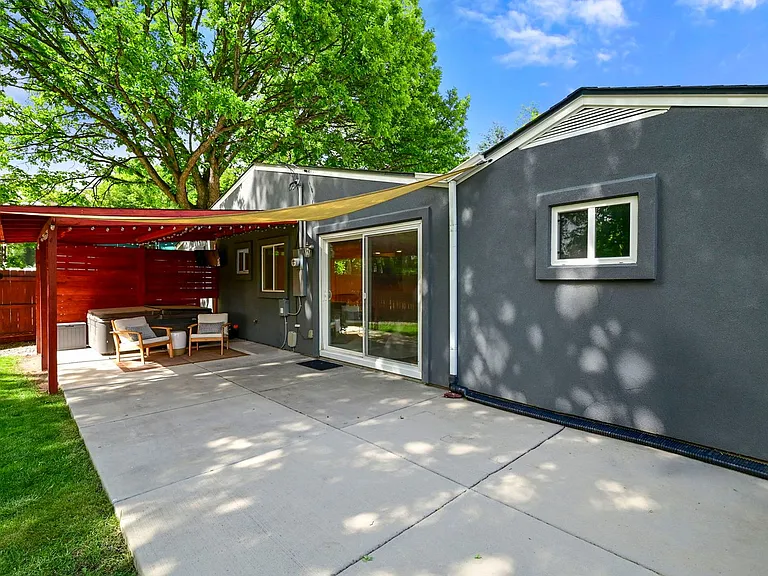 820 Valley Rd — Photo 28
