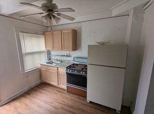 14 Chambers St, Campbell, OH