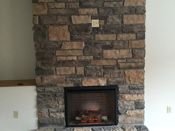 3rd image of 406 Spruce St APT 3