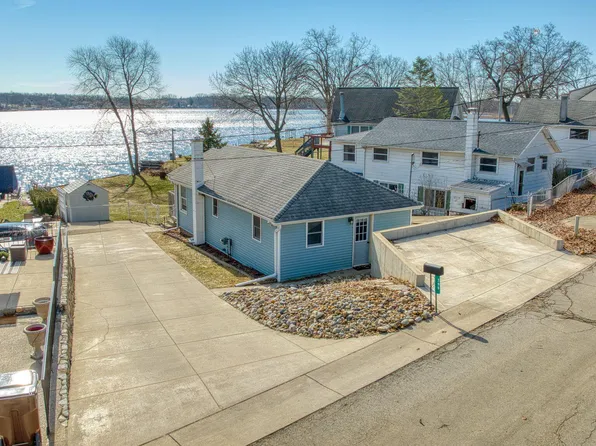 298 Ackerson Lake Dr, Jackson, MI 49201