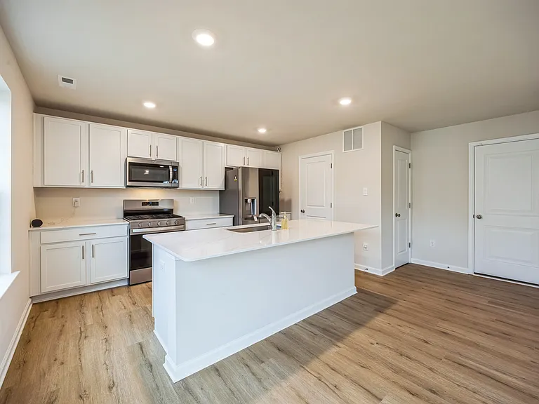 107 Malibu Dr — Photo 5