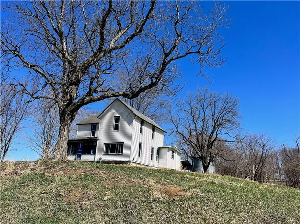 208 40th Ave, Runnells, IA 50237