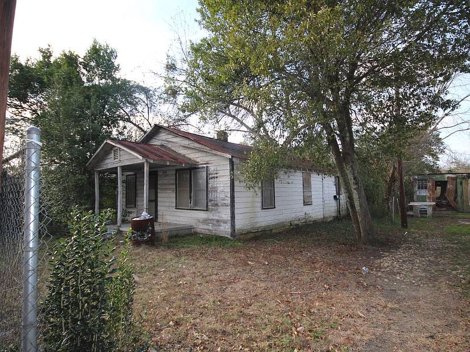2nd image of 1645 Shirley St