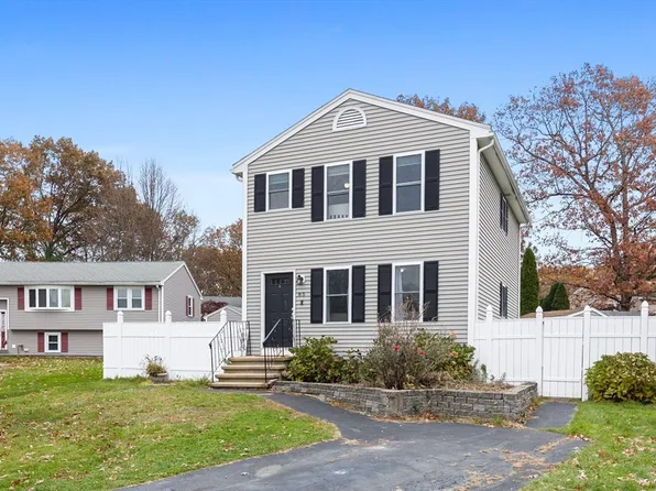 85 Bayberry Dr, Lowell, MA 01852