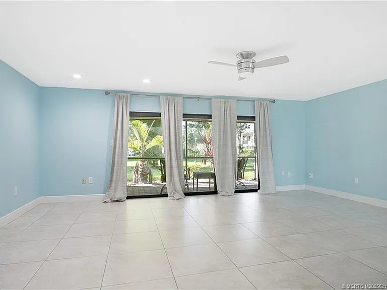 2233 NW 22nd Ave #108 — Photo 2
