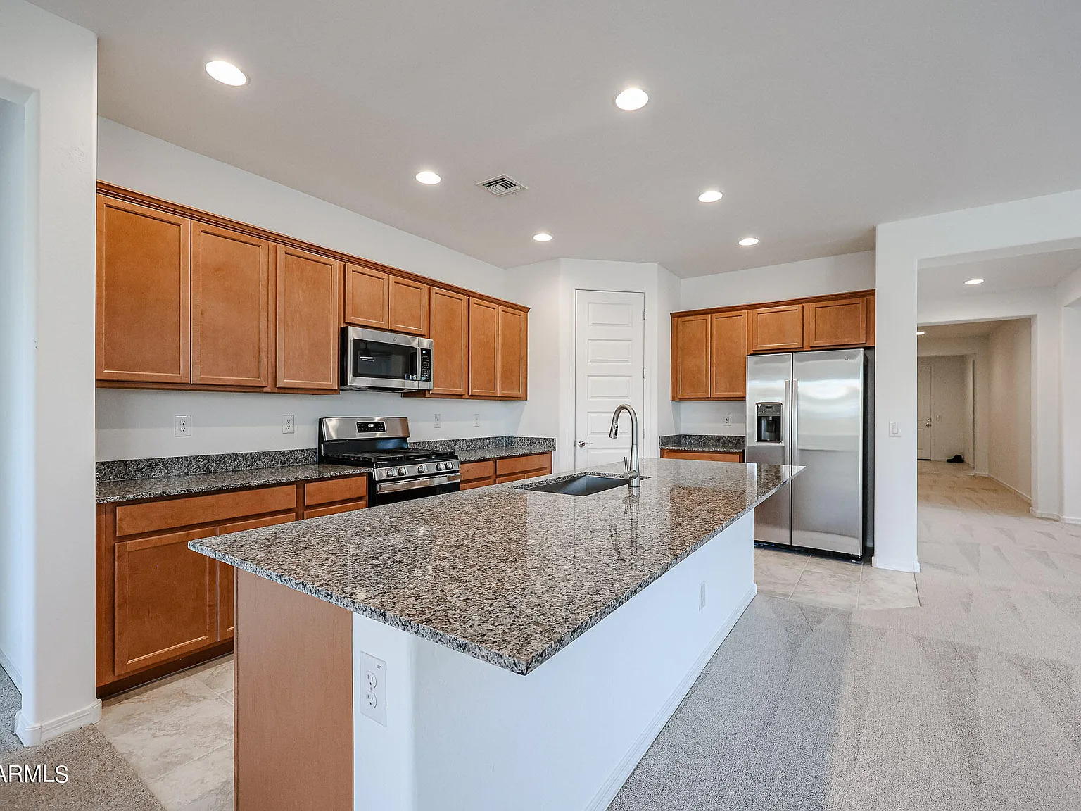 4 bed, 3.0 bath, 2353 sqft, $2,450 — Photo 3