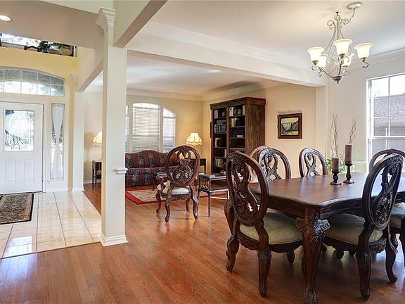 4th image of 4228 Lavaca Dr