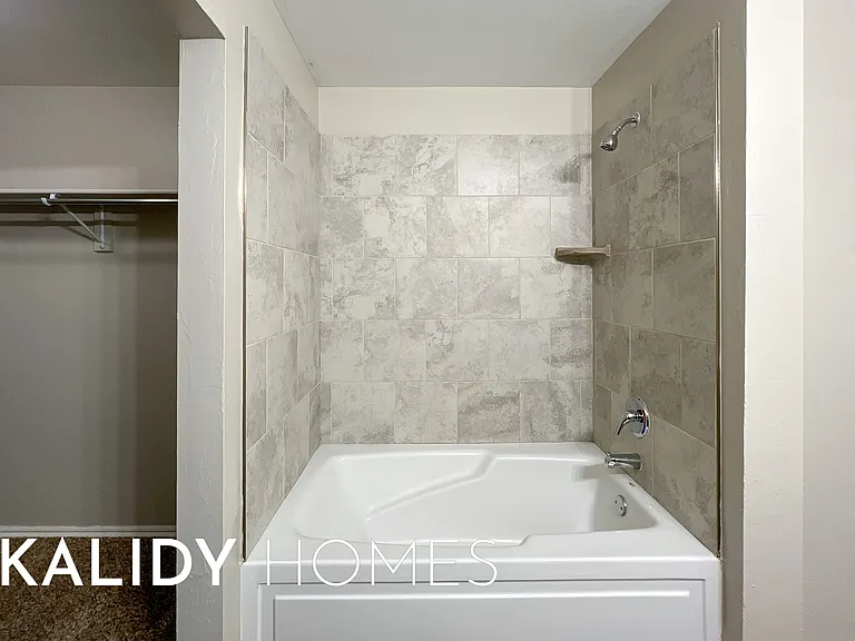 737 Christian Ln — Photo 15