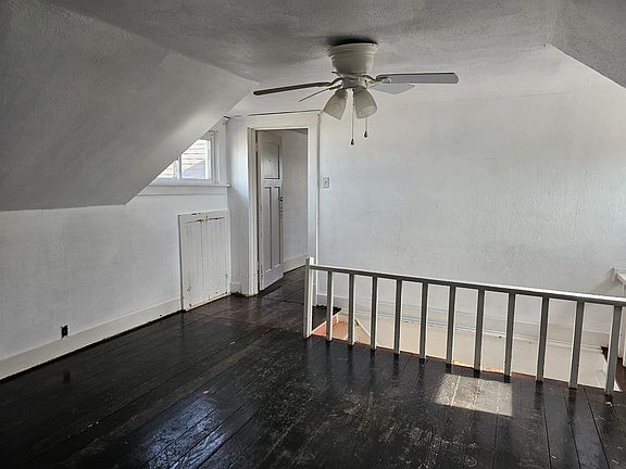 4th image of 27229 Martin Ave