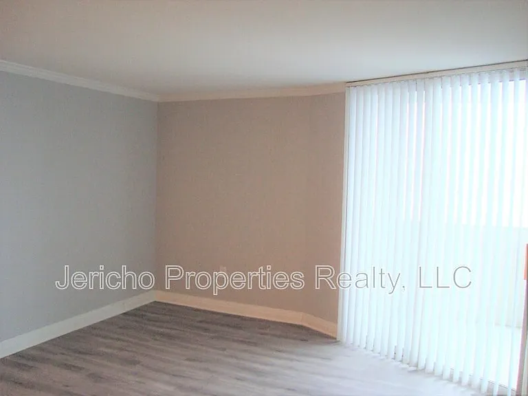 601 W 11th Ave #418 — Photo 3