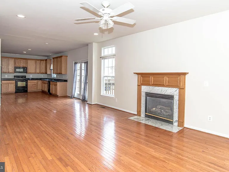 8004 Towering Oak Way — Photo 13