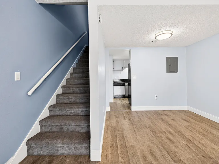 4223 S Semoran Blvd #9 — Photo 3