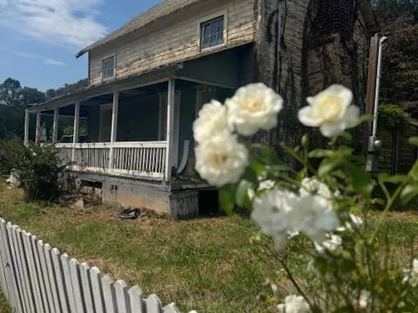 60 Bluff Rd, Marble, NC 28905