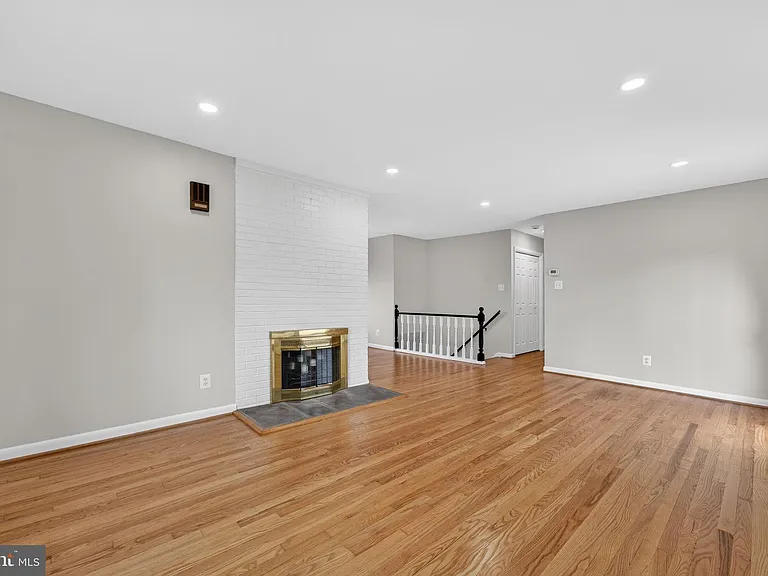 7507 Murillo St — Photo 20