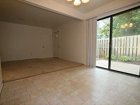 4th image of 1691 Monterry Pl
