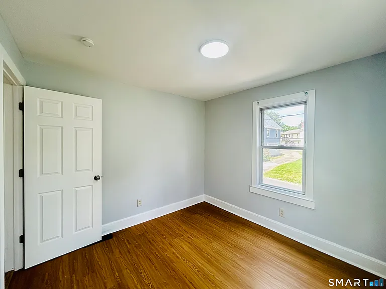 207 E Main St — Photo 9