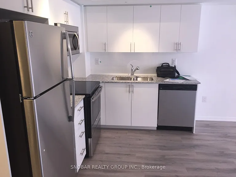 830 Lawrence Ave W #423 — Photo 4