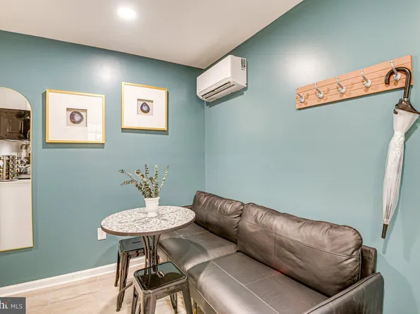 6604 Oak St Unit C, Hyattsville, MD 20785