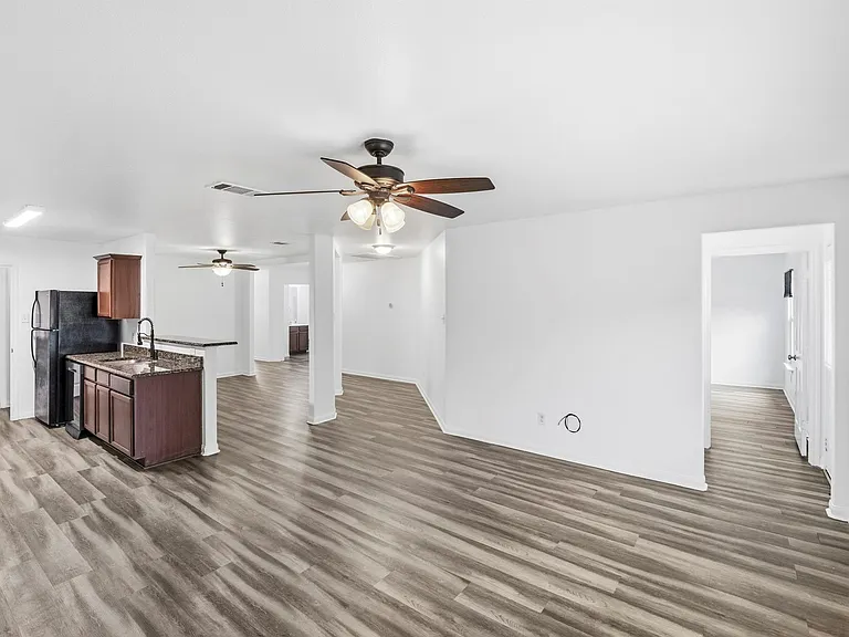 229 J E Brown Ln — Photo 9