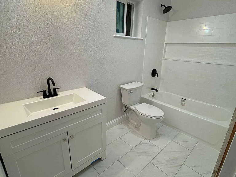 7582 Bluebrook Way — Photo 6