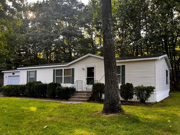 30 Marsh Brook Crossing, Sanford, ME 04073