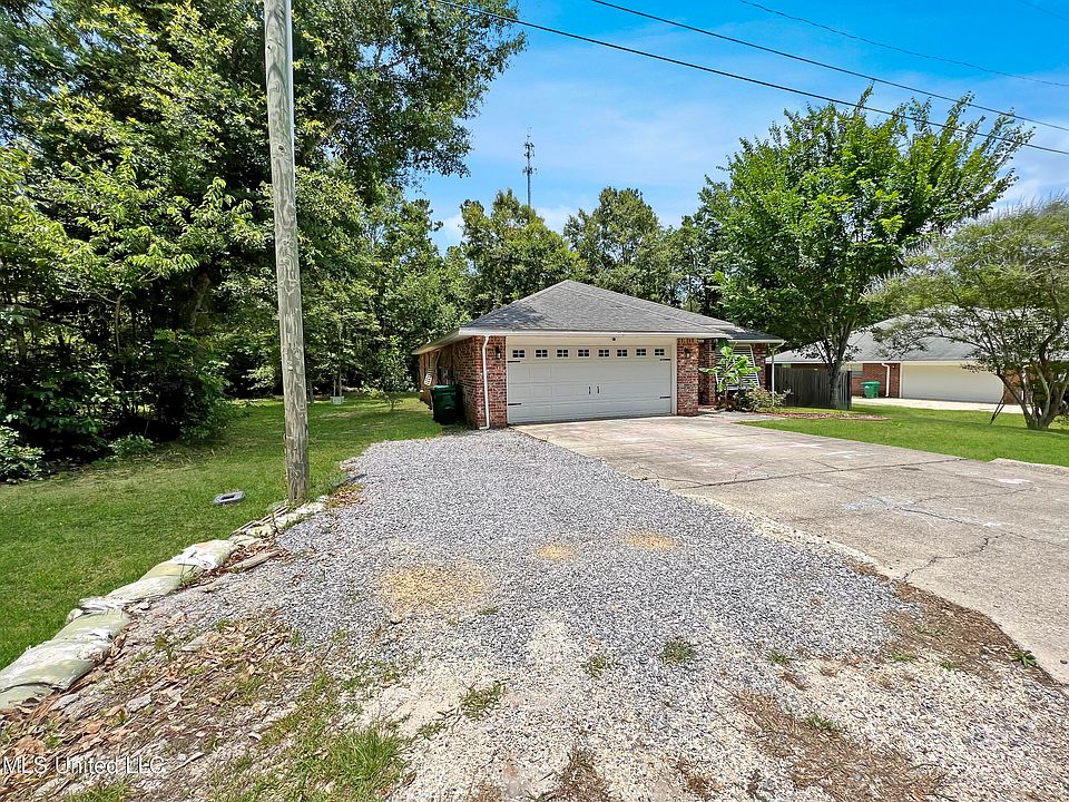 9929 Kahana St, Diamondhead, MS 39525 | Zillow