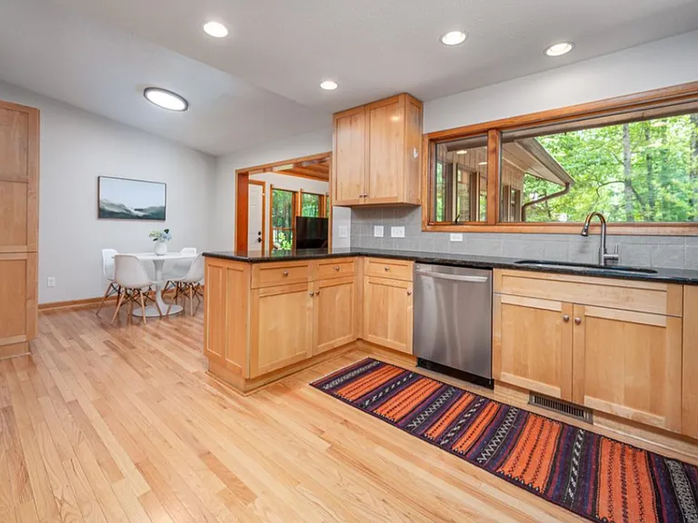1020 Burning Tree Dr — Photo 13
