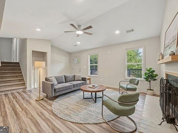 4th image of 2690 Pine Log Way