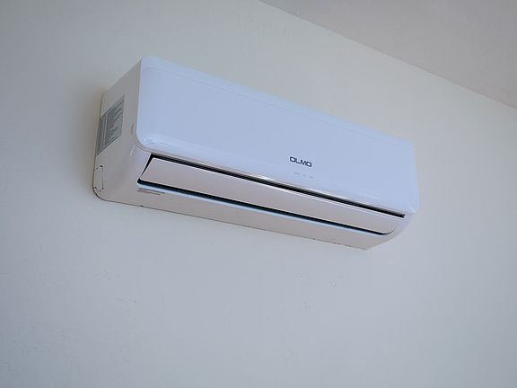 5th image of 1365 N Mentor Ave #1373
