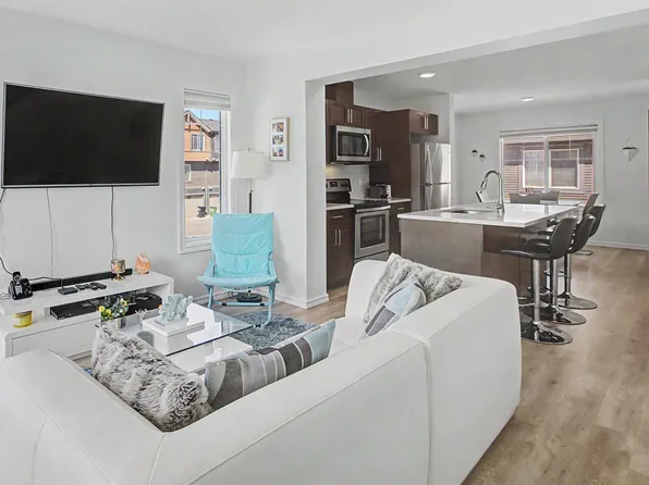 3025 151st Ave NW #30, Edmonton, AB T5Y 3W4