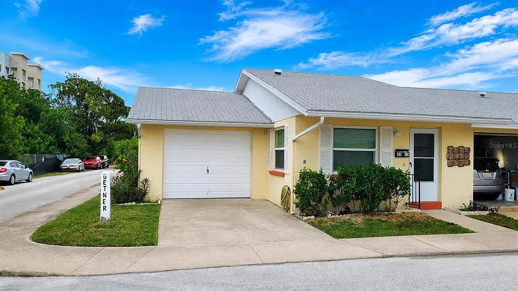 2 bed, 2.0 bath, 801 sqft, $1,545 — Photo 1