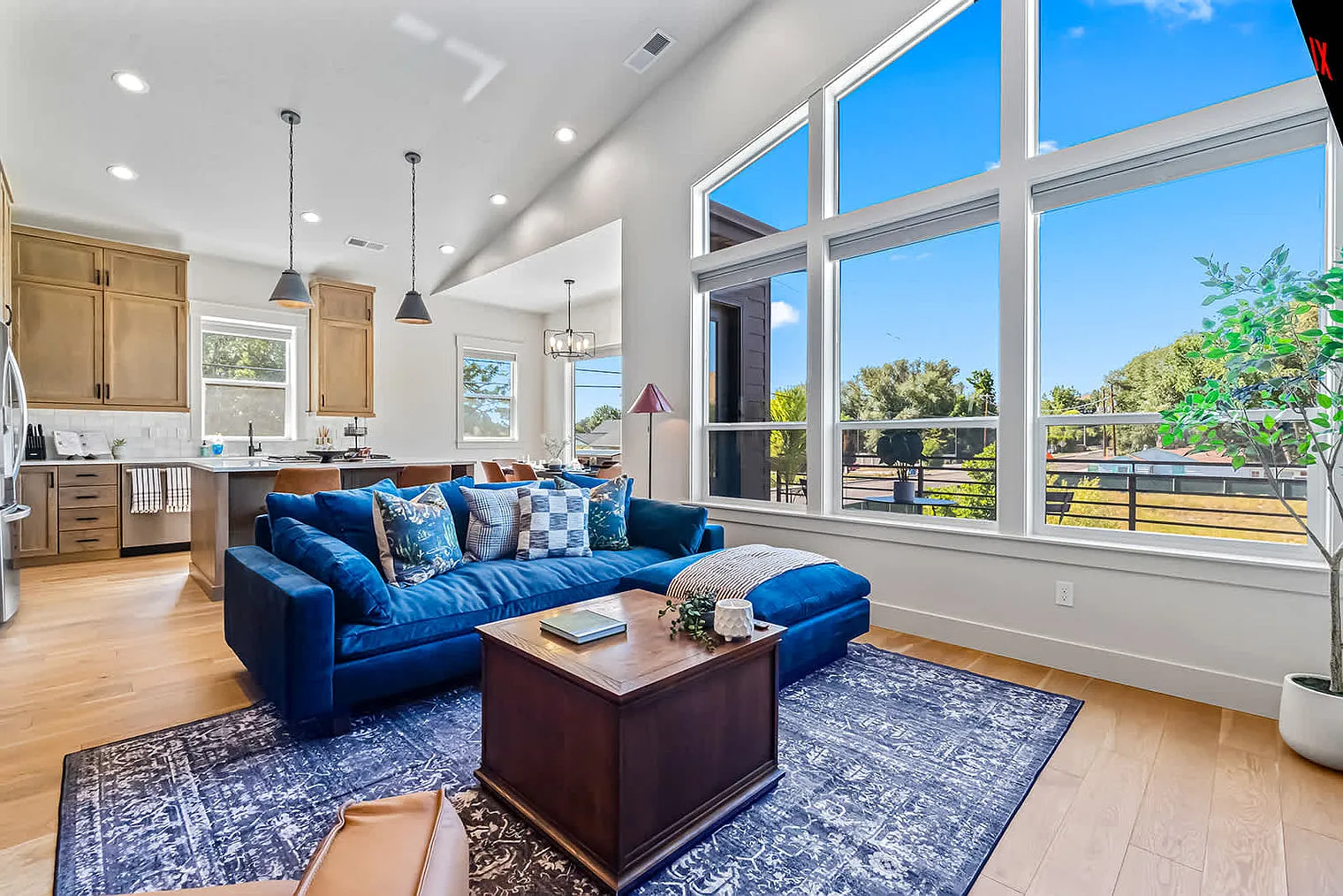3 bed, 3.0 bath, 2992 sqft, $7,599 — Photo 1