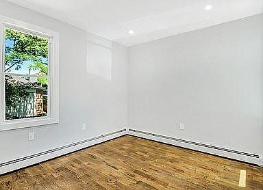 4th image of 4252 Digney Ave #D