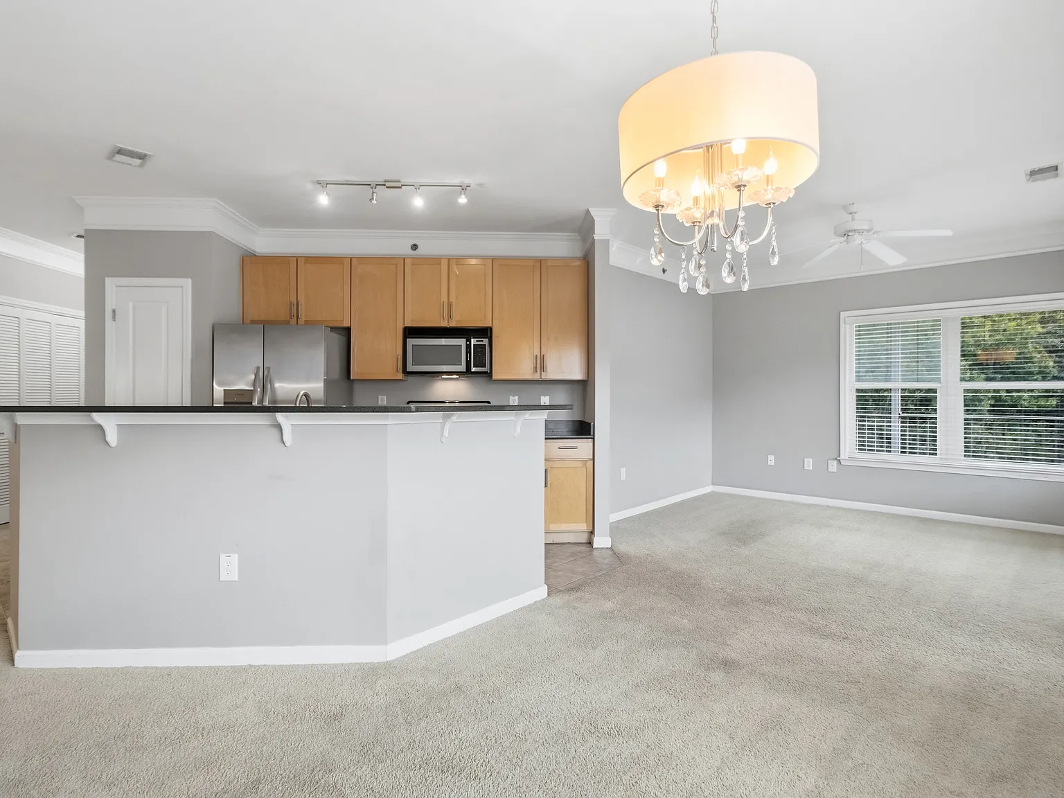 3 bed, 1304 sqft, $2,795 — Photo 3