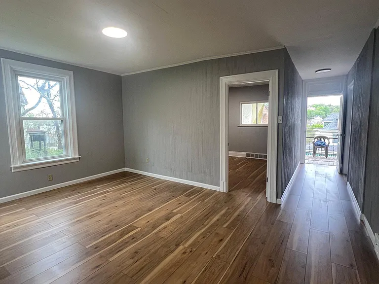1106 Lakewood St #LEFT — Photo 6