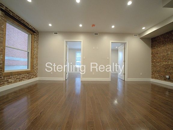 4th image of 27-24 Hoyt Ave S #3R
