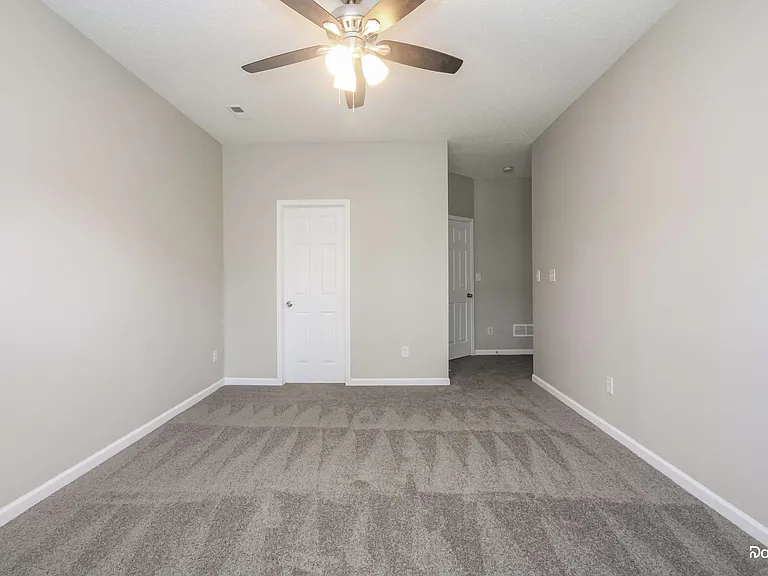 8149 Wood Hollow Ln — Photo 12