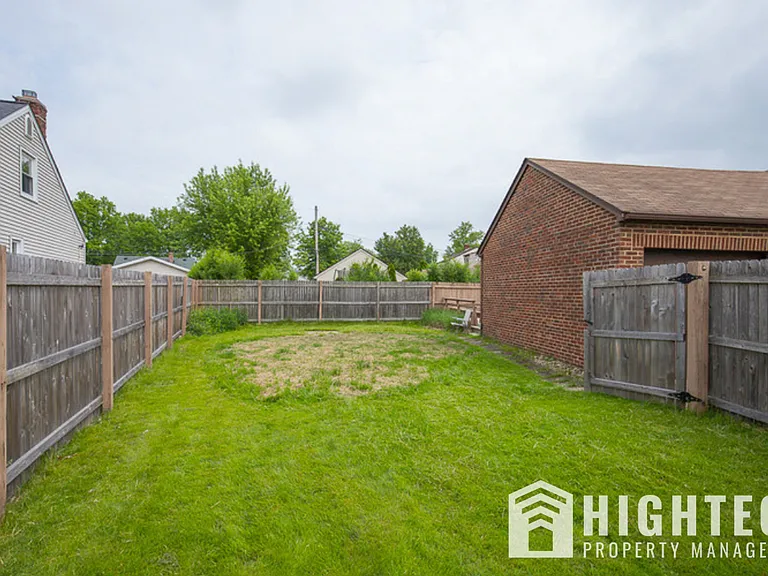6528 S Canterbury Rd — Photo 2
