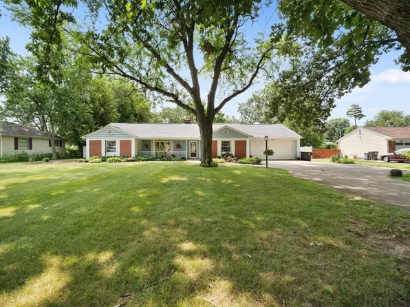 909 Orlando Dr, Fort Wayne, IN 46825