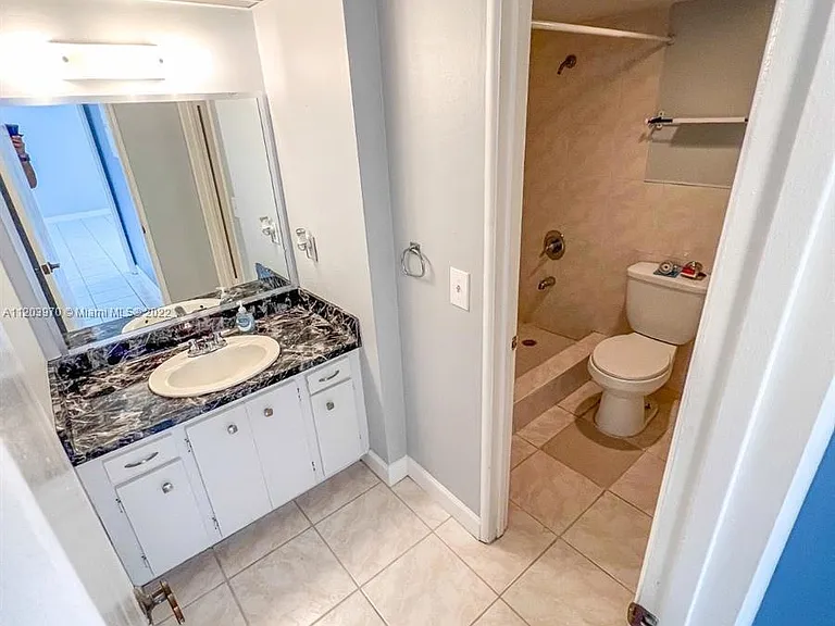 9682 Fontainebleau Blvd #414 — Photo 4