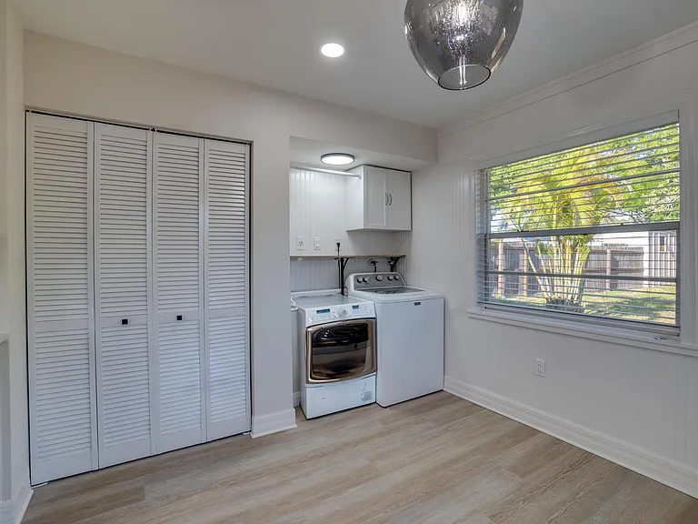 4325 82nd St W — Photo 21