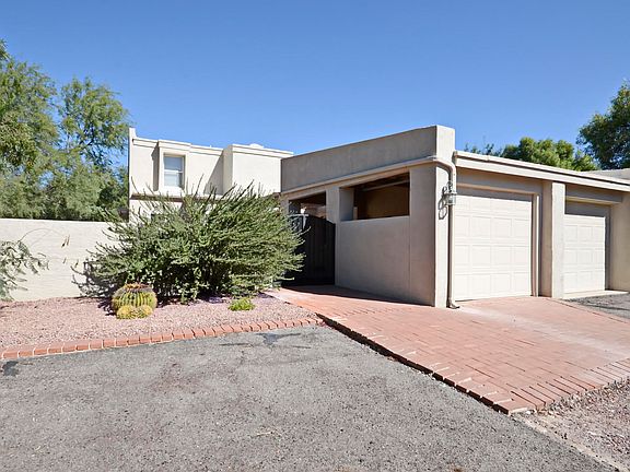 3rd image of 3201 N Riverbend Cir E